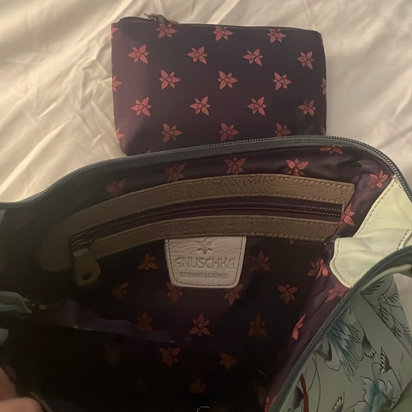 Anushka hand painted bag - Picture 3 of 4